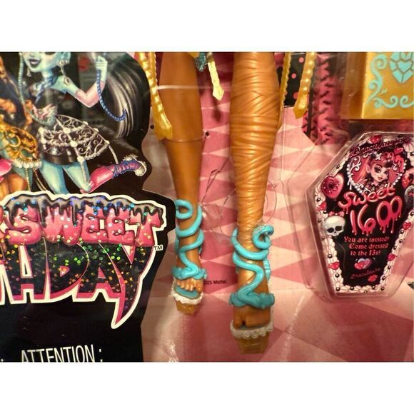 2025 Monster High Scary Sweet Birthday Fashion Doll Set of 4 In Hand NWT - Picture 12 of 14